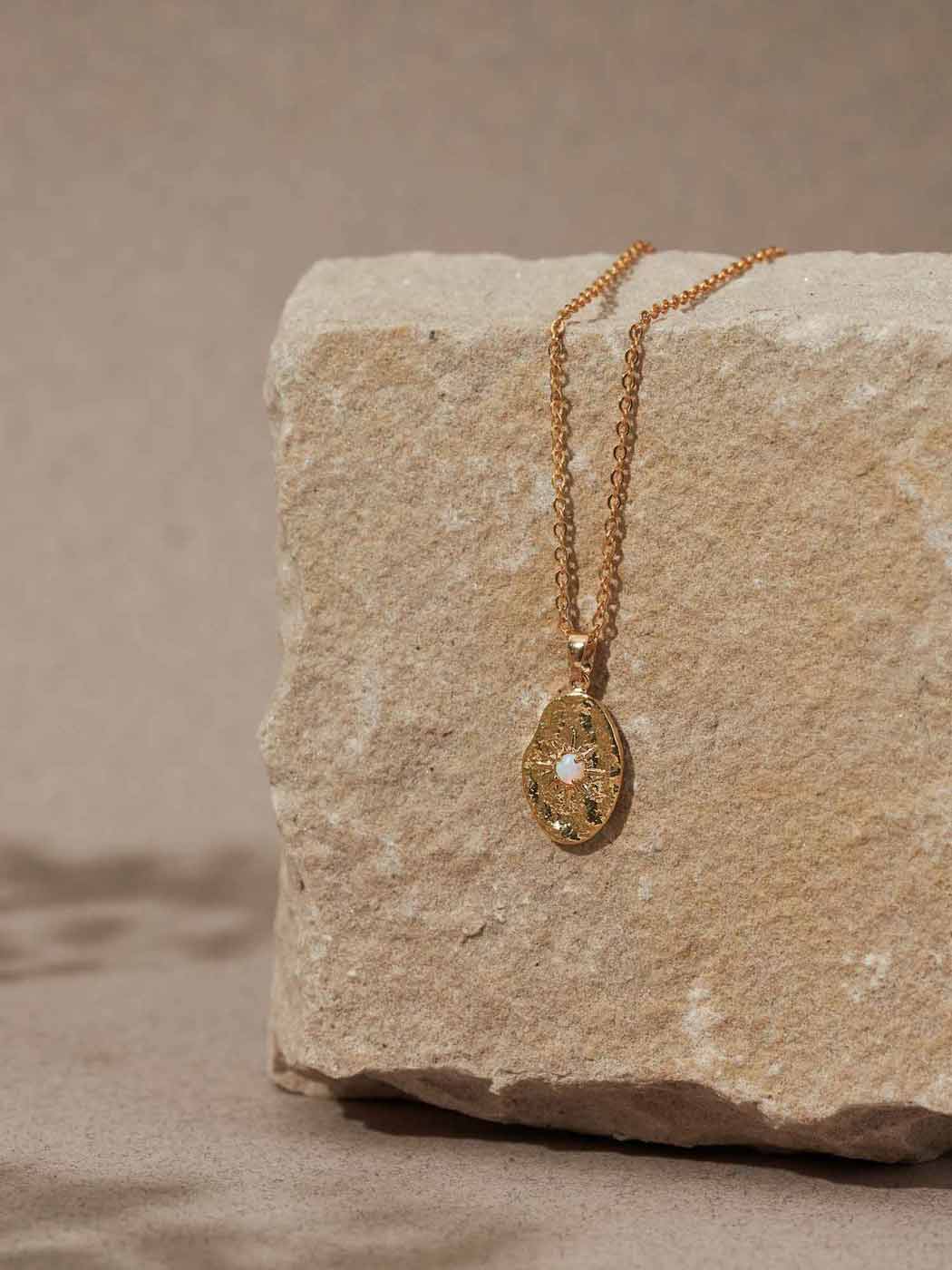 GOLD CHARM PENDANT NECKLACE GEMSTONE