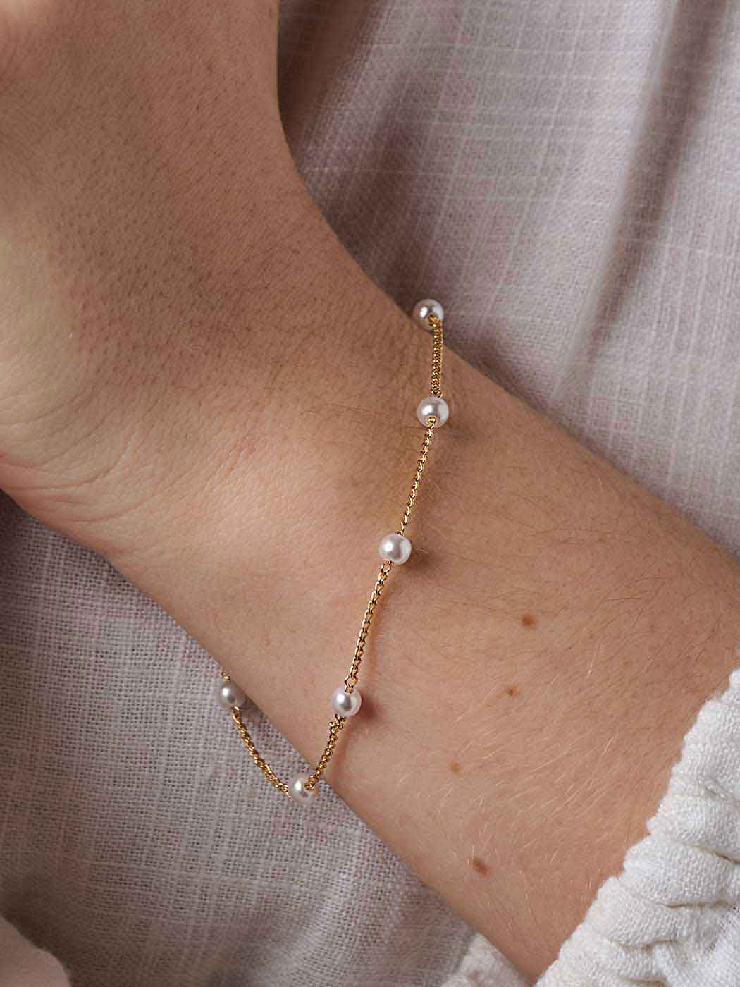 GAIA-BRACELET-CLOSE-UP