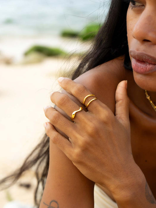 MOLTEN WAVED ADJUSTABLE RING