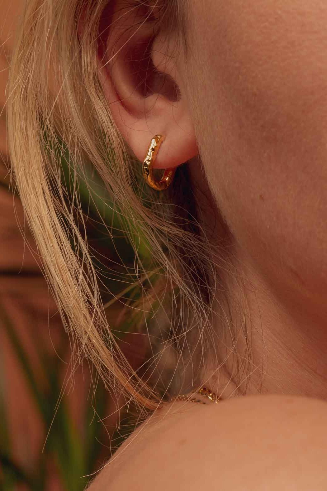 BORA TEXTURED OVAL HOOPS