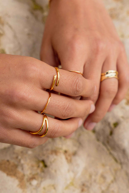 textured-parallel-cross-over-adjustable-gold-stacking-ring-2